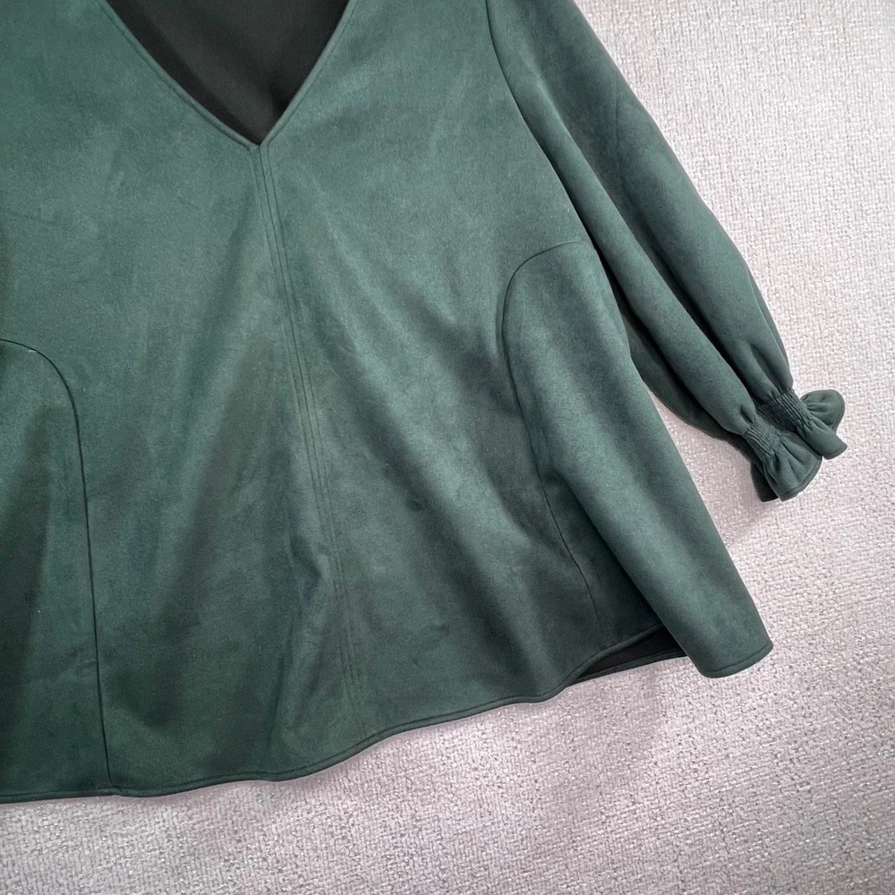 Tuckernuck Women's Green Faux Suede Blouse V Neck Puff Sleeve Tunic‎ XXL